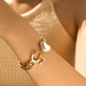 Golden Five Heart Bracelet Adjustable
