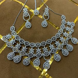 Ad necklace mangtika Set ( white / silver / mangtika )
