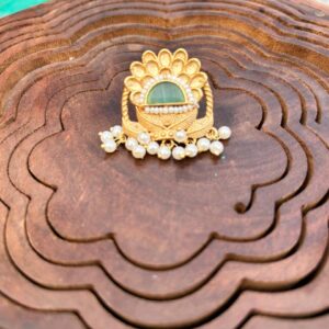 Small Kashmiri Stud ( Mint Green / Green / Small)