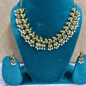 Aishwarya Antique Green Color Necklace set (Green / Necklace )