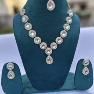 Parineeti Set With maangTika 2.0( golden / Rosegold / kundan )