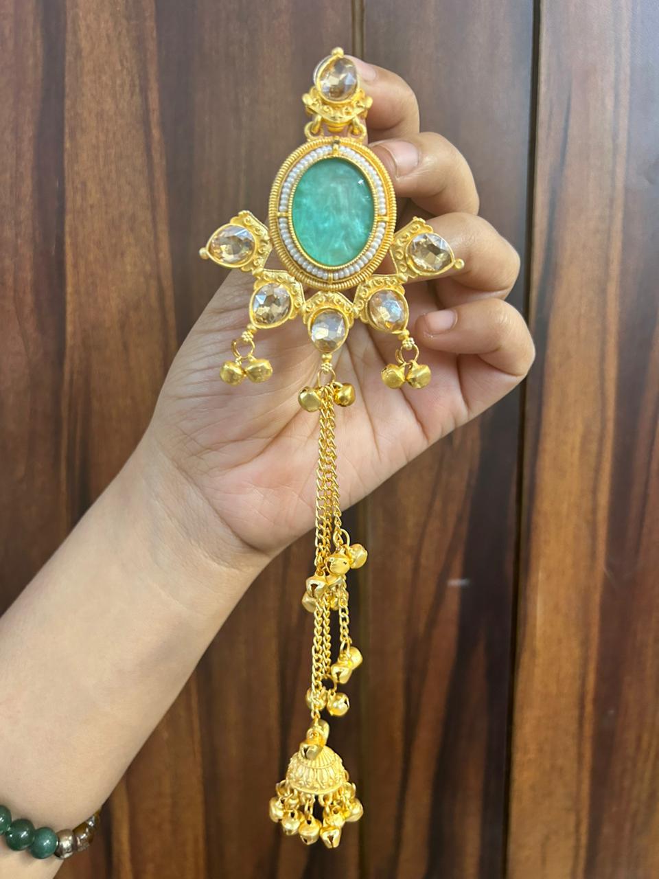 Tara earring (mint green/ethnic/golden)