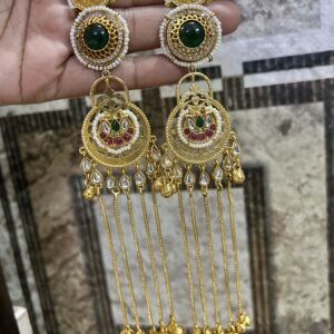 Maansi Green Latkan Jhumka ( green / Golden )