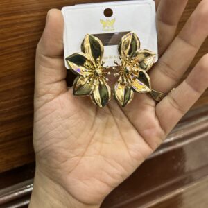 Lily earrings ( anti tarnish / goldene  )